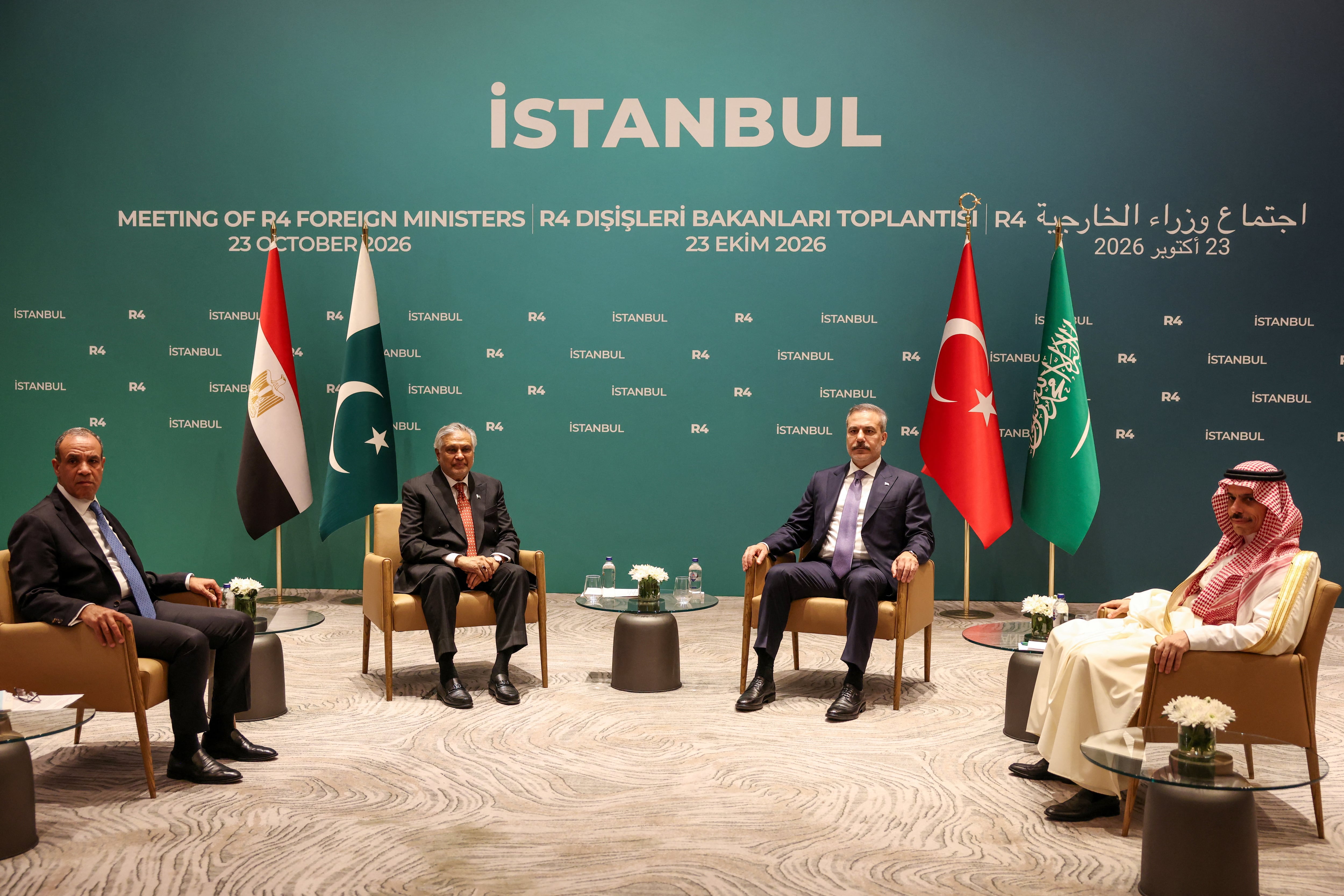Las potencias europeas y de Oriente Próximo buscan en Estambul una salida a la escalada regional