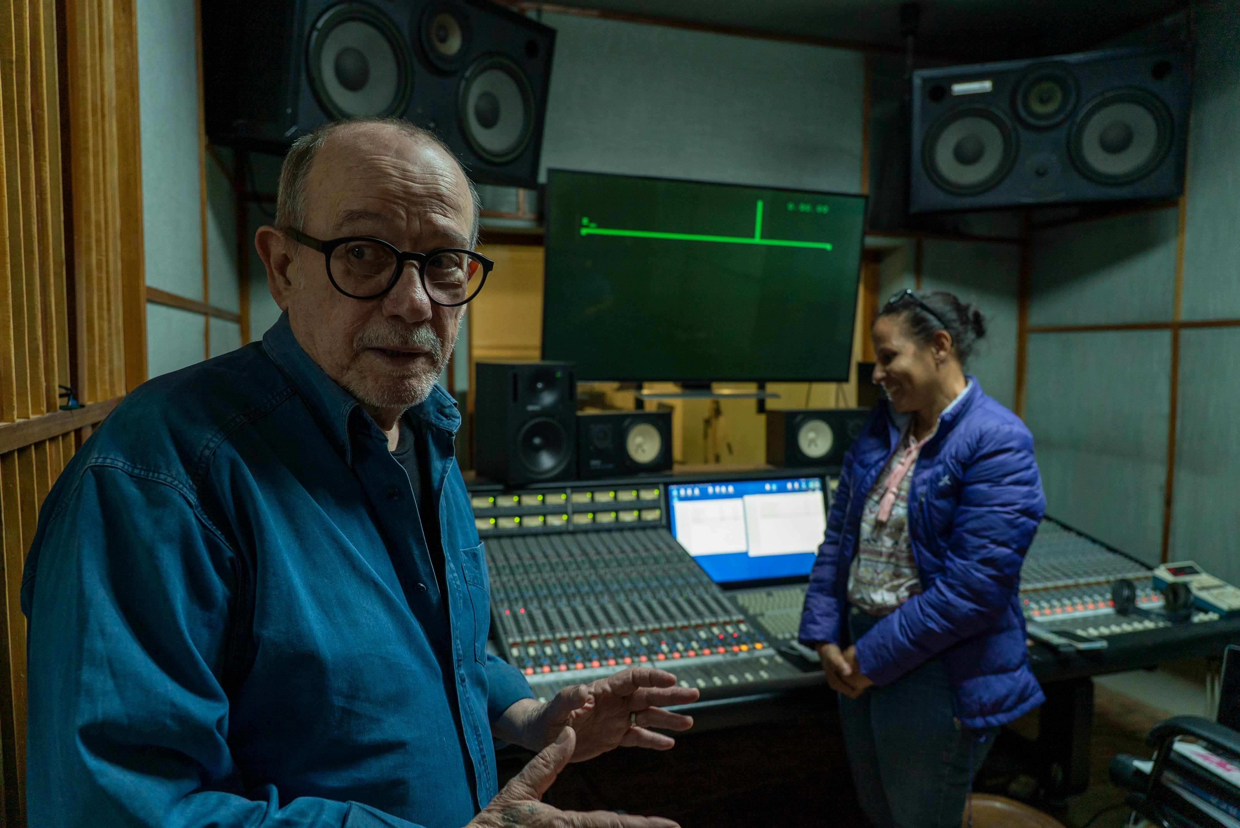 Silvio Rodríguez en su estudio de grabación en La Habana, Cuba.