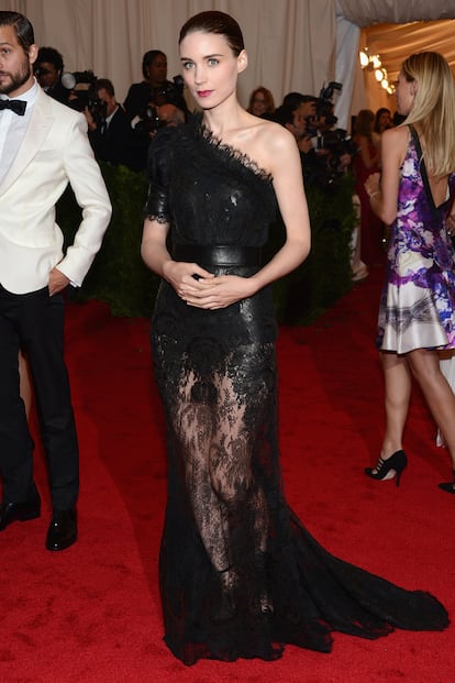 Cómo no, Rooney Mara ha vuelto a recurrir a Givenchy.