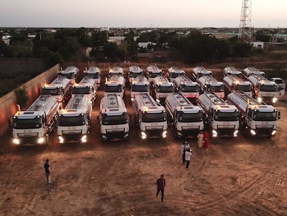 Parte de los 40 carrotanques a su llegada a Uribia, La Guajira, el 20 de enero de 2024.