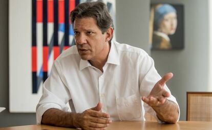 Fernando Haddad em sua casa em São Paulo.