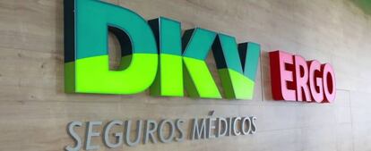 Logotipo de DKV Seguros.