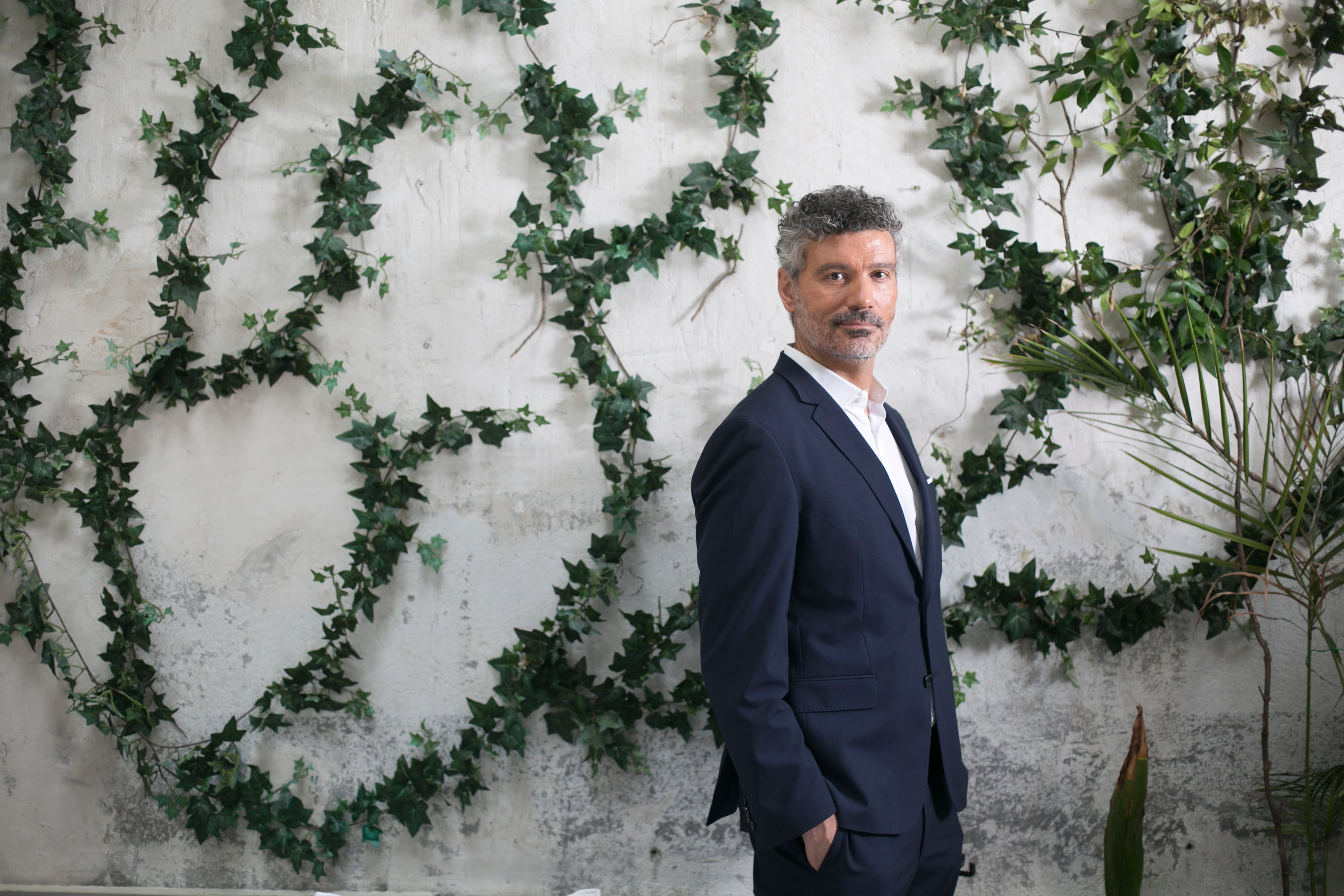 Víctor Lapuente, politólogo y novelista: “Ahora nada se interpone entre el individuo y la maximización del beneficio”