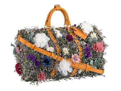 Bolso Keepall 50 Flowers de Louis Vuitton.
