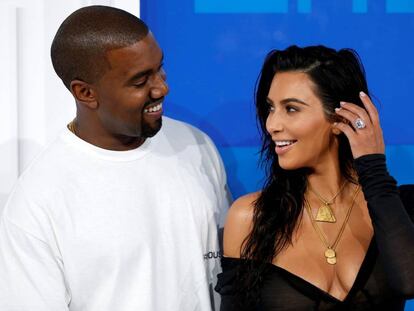 Kanye West i Kim Kardashian es miren amb complicitat a la gala dels MTV Video Music Awards, que es va celebrar ahir a la nit a Nova York.