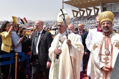 El Papa, en el estadio del Ejército del Aire donde ofrecerá una misa multitudinaria.