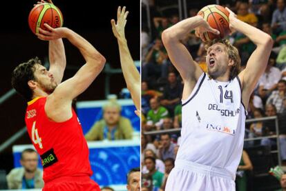 Pau Gasol y Dirk Nowitzki lanzan a canasta durante uno de sus partidos en la primera fase del Europeo.