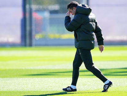 Xavi Hernández durante el último entrenamiento del FC Barcelona antes de enfrentar al Nápoles.