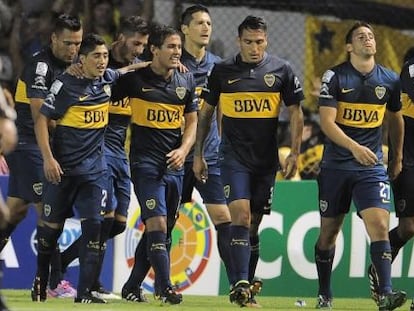 Los jugadores de Boca Juniors celebran un gol en la Copa Libertadores.