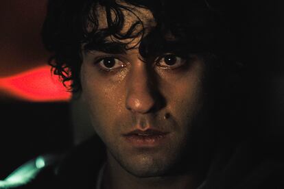 Hereditary – El accidente de coche

 

La escena más comentada de la película de terror más comentada del año se merecía su lugar en la lista. Los hermanos Peter (Alex Wolff) y Charlie (Milly Shapiro) vuelven de una fiesta tras sufrir la segunda una reacción alérgica que está poniendo en peligro su vida cuando tiene lugar uno de los accidentes más perturbadores jamás vistos en la gran pantalla. Según cuentan sus responsables, el metraje que se grabó en un primer momento era incluso más duro. ¿Acaso es posible? La escena completa, aquí.