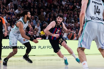 Abrines, en acción ante el Valencia.