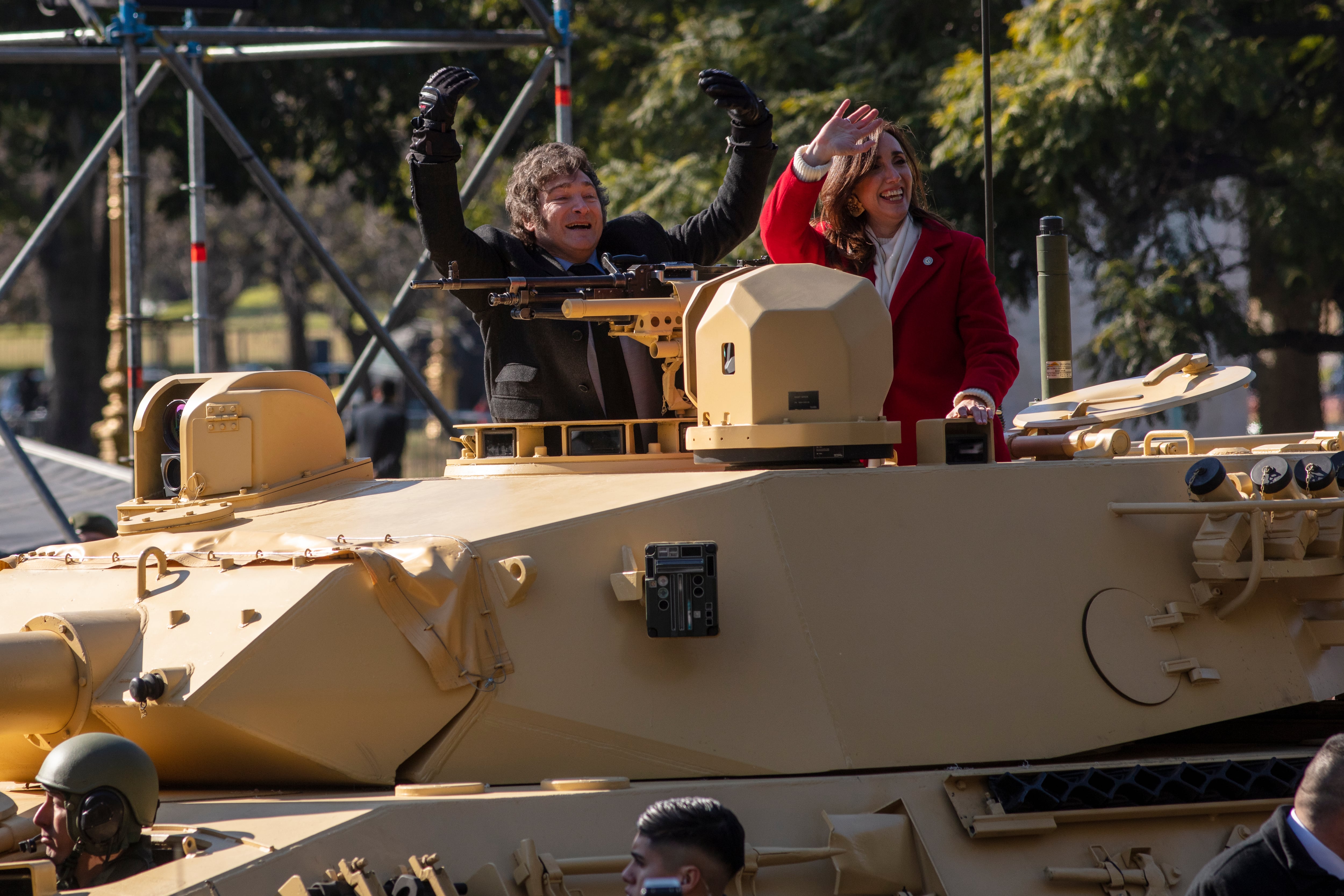 Milei facilita por decreto el acceso de los jóvenes argentinos a las armas de fuego