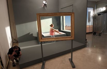 La versión viva de la obra permite resolver la famosa duda sobre si la mujer fue retratada con los dos brazos o si, finalmente, el artista optó por 'eliminar' el izquierdo.