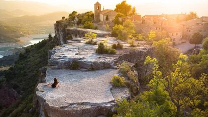 Vistas hacia el barranco de la Foradada desde Siurana, pueblo asentado sobre un risco mesetario en las montañas de Prades (Tarragona).