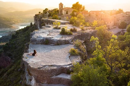 Vistas hacia el barranco de la Foradada desde Siurana, pueblo asentado sobre un risco mesetario en las montañas de Prades (Tarragona).