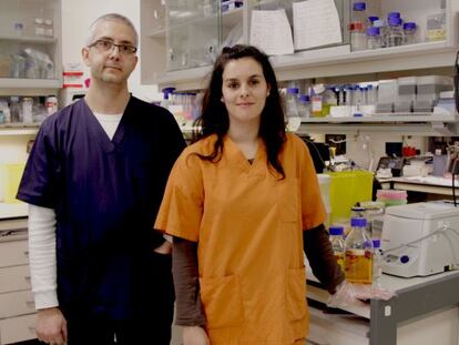 Joaquín Castilla y Natalia Fernández-Borges, del Laboratorio de Priones de CIC bioGUNE