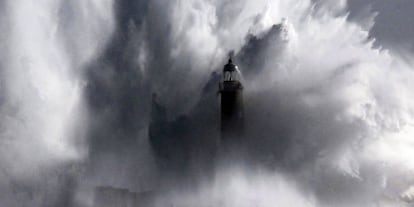 El temporal del pasado febrero dejó un fuerte oleaje en Cantabria.