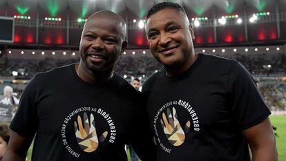 Roger Machado (à dir.) e Marcão, no Maracanã.