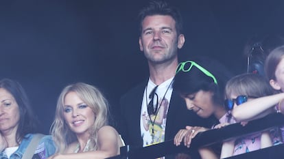 Kylie Minogue y Paul Solomons en un concierto de Miley Cyrus en el festival de Glastonbury, en verano de 2019.