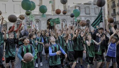 Manifestación de los niños del Pedagogium de Gràcia.