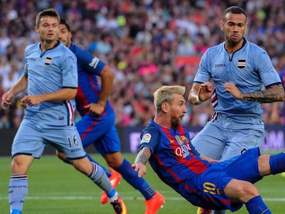 Messi, en el pase del primer gol a Su&aacute;rez.