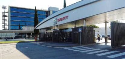 Vista del acceso principal a la factoría del grupo Seat en Martorell (Barcelona).
