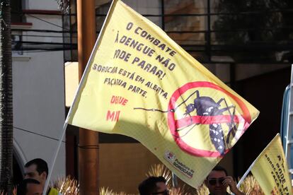 Campanha contra a dengue em Sorocaba, uma das cidades que declararam epidemia neste ano.