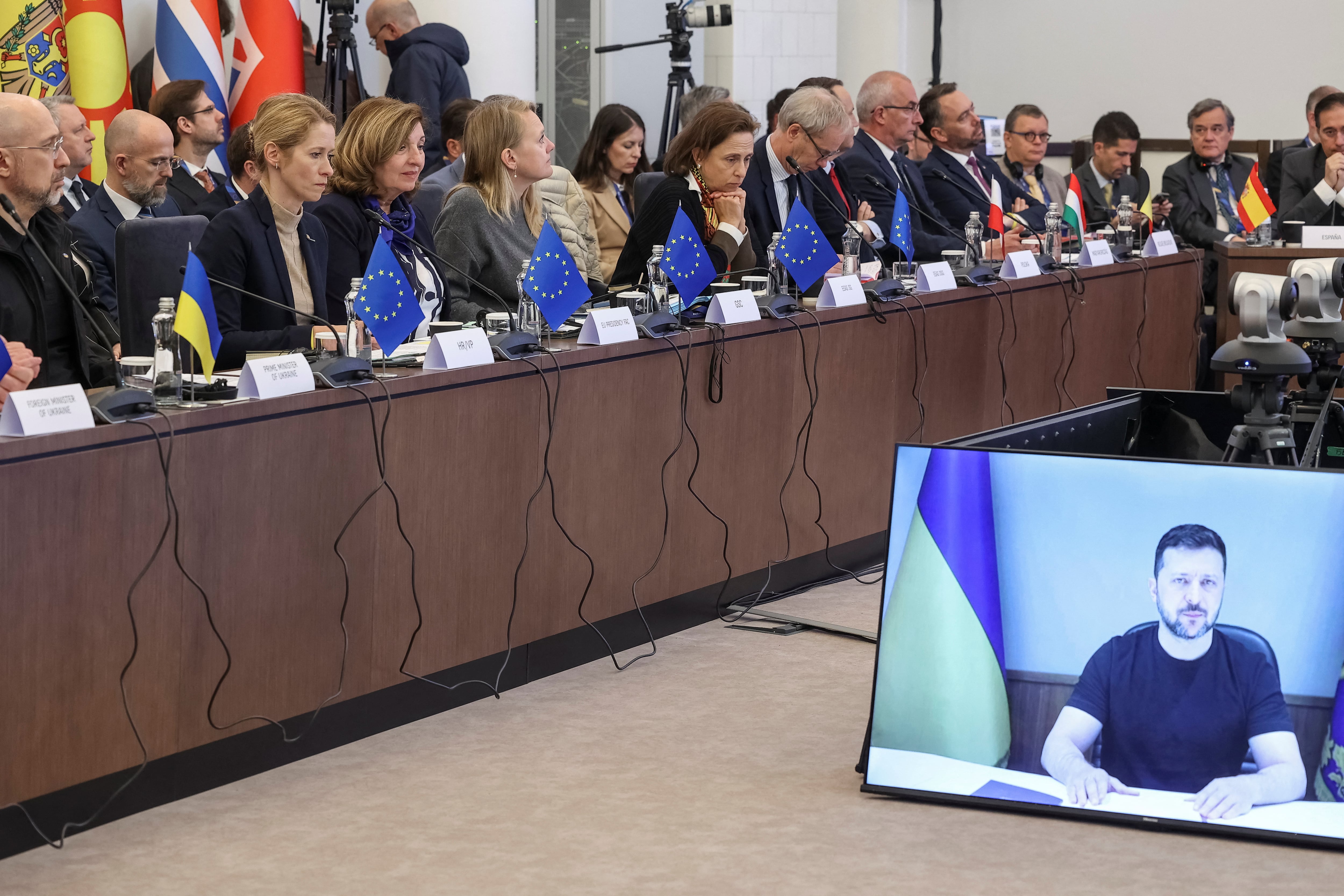 Zelenski pide junto a 40 países que Rusia pague por su agresión a Ucrania