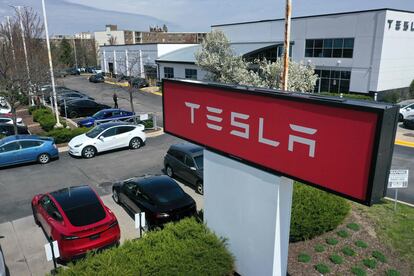 Un concesionario de Tesla en Schaumburg (Illinois)