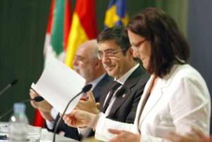El 'lehendakari', hoy junto a la comisaria europea de Interior, Cecilia Malmström, en la inauguración de un congreso sobre paz.