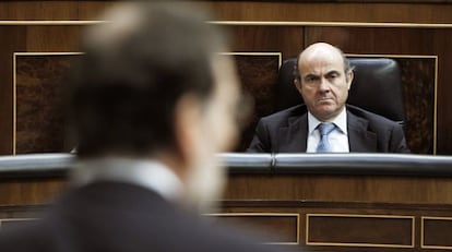 Mariano Rajoy, durante su intervención en la sesión de control al Gobierno frente al ministro de Economía, Luis de Guindos.