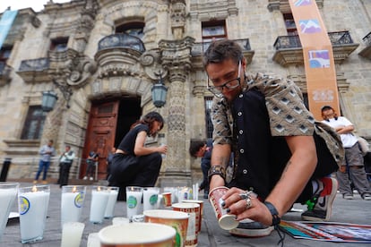 Estudiantes se manifestaron para exigir al Gobierno de Jalisco que acelere las investigaciones para revelar la identidad de los cuerpos encontrados en Zapopan.