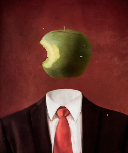 Apunta Aduriz que hoy todo es creación de contenido, estrategias creativas y simpatías de influencers. Imagen inspirada en un cuadro de René Magritte.