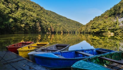 Lago en la localidad de Lillafured, cerca de Parque Nacional del los Montes Bükki.