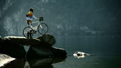 Ciao Pirlo! follows musician Oscar D’Aniello on his 12-day ride to Italy.