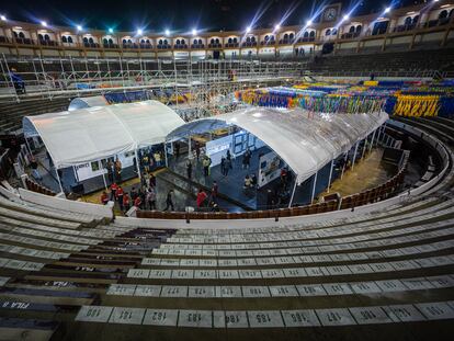 Una imagen de la plaza de toros Santamaría como sede de una feria de arte, en septiembre pasado.