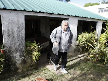 Jos&eacute; Mujica, en su casa en una zona rural de Montevideo.