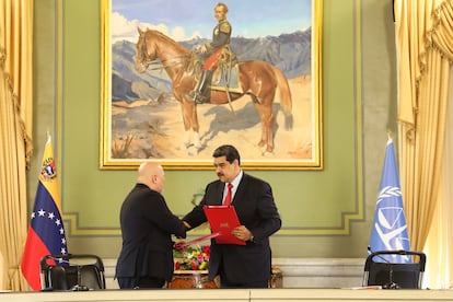 Nicolás Maduro, junto al jefe de la fiscalía de la Corte Penal Internacional, Karim Khan