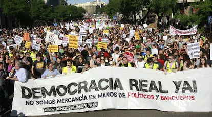 Miles de personas se concentran en Madrid para reclamar que los ciudadanos sean tenidos en cuenta por los políticos.