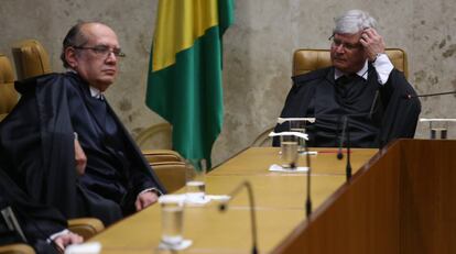 El fiscal general Janot (derecha) y el juez Mendes en el Supremo en una foto de archivo.