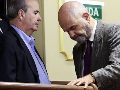 Manuel Chaves y Gaspar Zarr&iacute;as, en el Congreso el pasado 18 de junio.
 