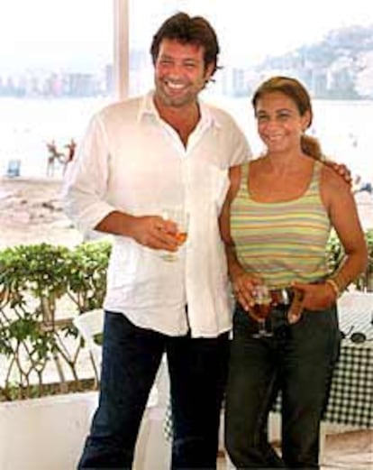 Jorge Perugorría y Lolita, ayer, en un descanso del rodaje en Cullera.