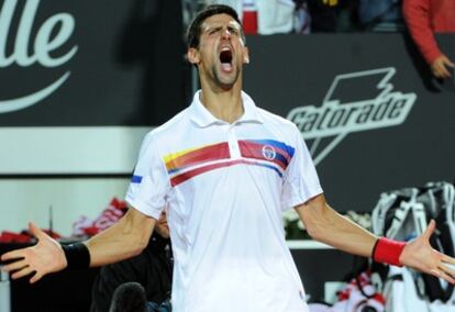 Novak Djokovic celebra su victoria sobre Nadal.