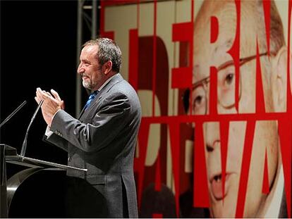 Juan Barranco, senador del PSOE, en el homenaje al que fue alcalde de Madrid Enrique Tierno Galván, en el 20º aniversario de su muerte.