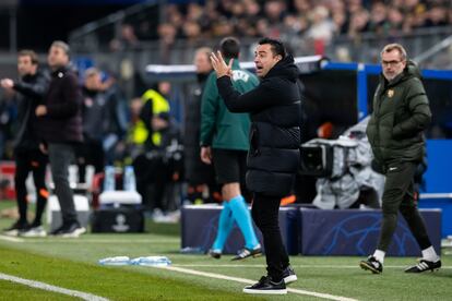 Xavi Hernández durante el partido entre el Shakhtar y el Barcelona, disputado en Hamburgo.