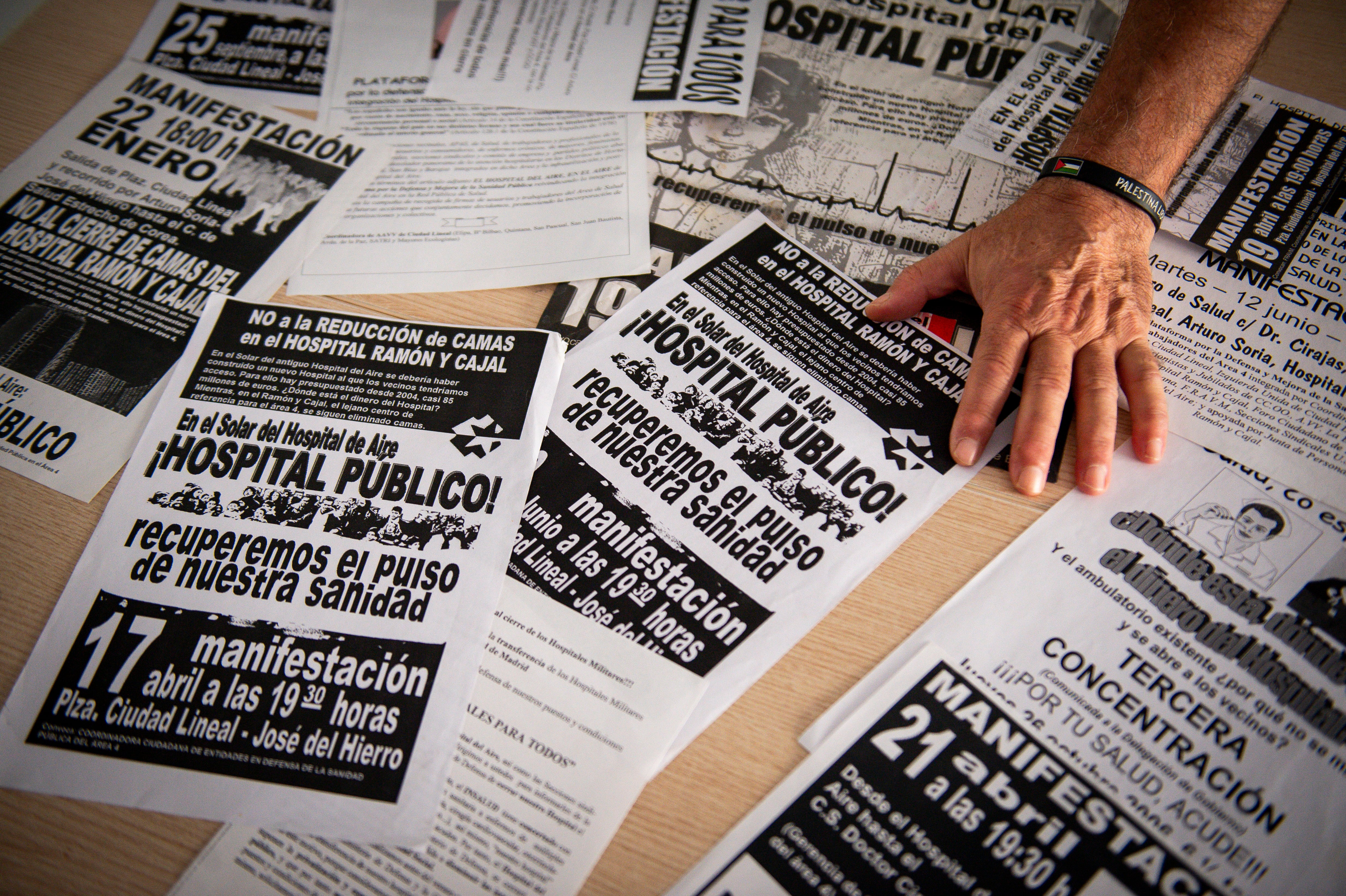 DVD 1282. Madrid, 04/09/2025. Reportaje sobre la falta de hospitales públicos en el este de Madrid frente al avance de la sanidad privada. En la foto, Pablo Santamaria, vecino del barrio Quintana. (Foto: JUAN BARBOSA)