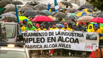 Trabajadores de la factoría que Alcoa tiene en Avilés.