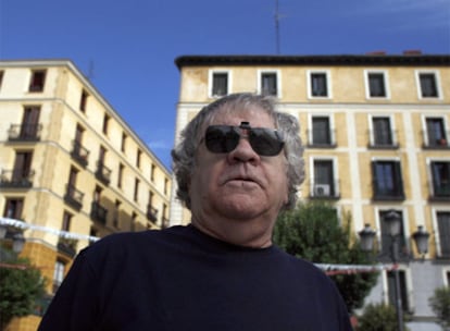 Ian Gibson, ayer en la plaza de Lavapiés, frente al parque infantil que ha promovido como miembro de la asociación de vecinos.