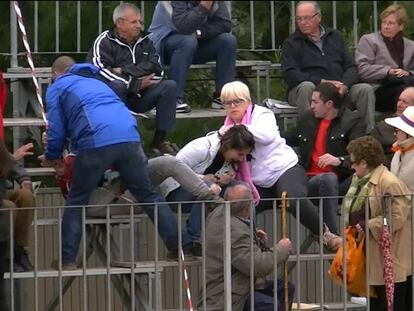 Agressió a dues animalistes en un correbou celebrat a Mas de Barberans (Tarragona) el 2016.