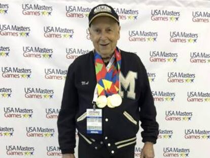 Mal Osborn, a sus 88 años, tras una competición de natación en 2016.